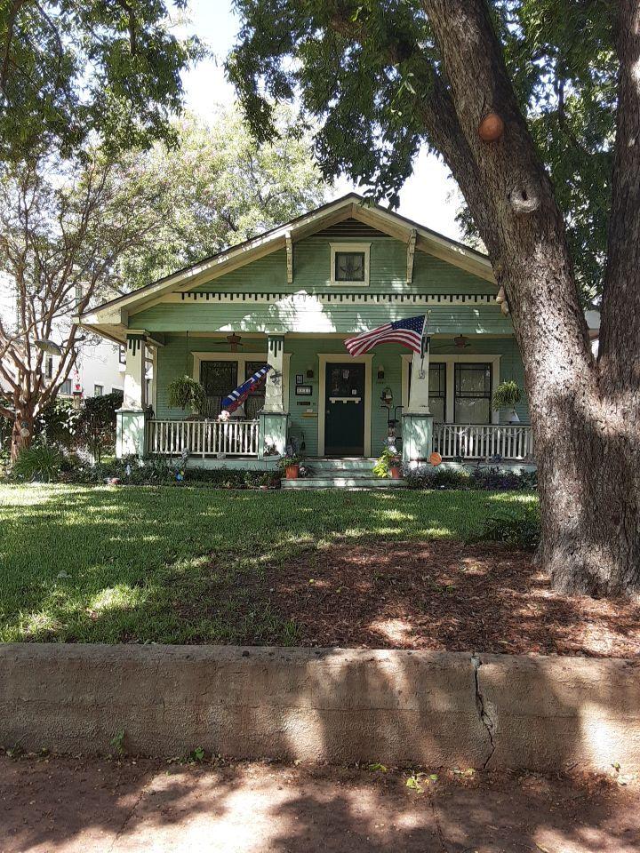 Craftsman bungalow with dimensional shingle roof in Vickery Place near Lower Greenville Dallas 75206