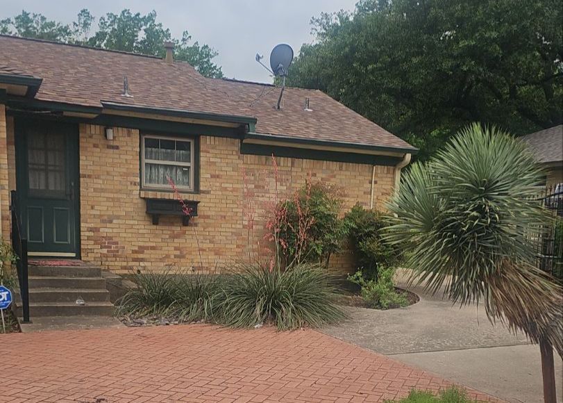 Owens Corning Duration Desert Rose roof replacement on an Old Lake Highlands home in Dallas
