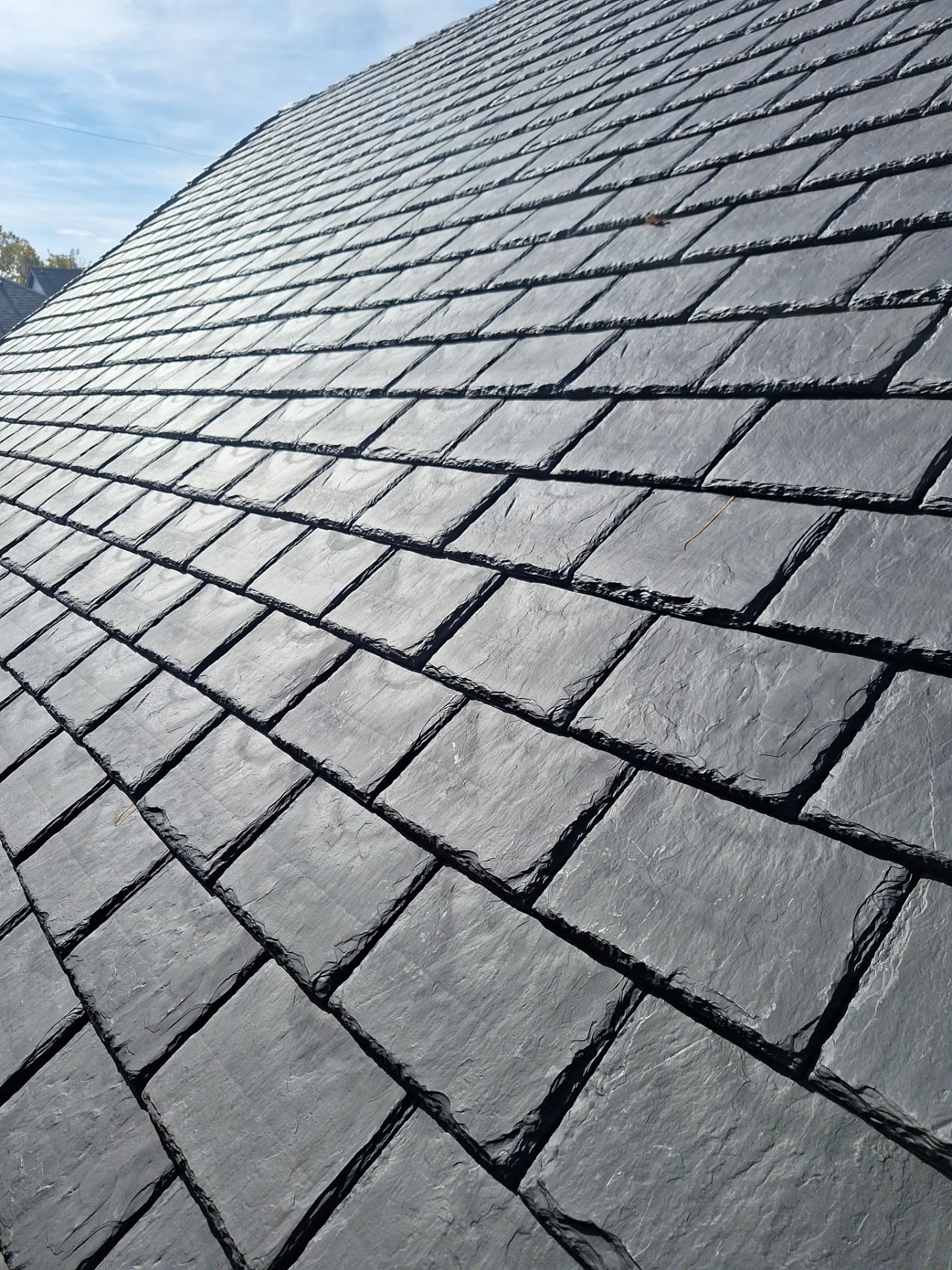 Finished DaVinci Province Slate roof in Slate Black on a University Park home