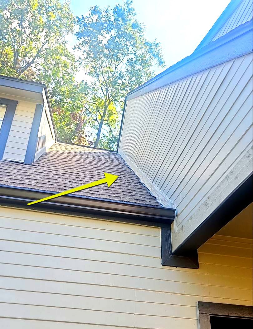 Failed roof-to-wall flashing repair on an M Streets home in Dallas