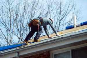 Repararea de urgență a acoperișului