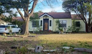 Roof replacement near Hermosa Drive in East Dallas using GAF Timberline HDZ Hickory shingles